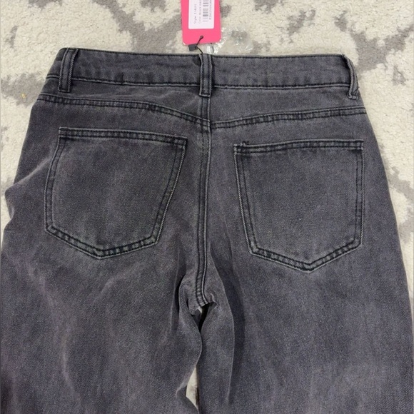 Edikted low rise jeans never worn were to long for me - Picture 2 of 5